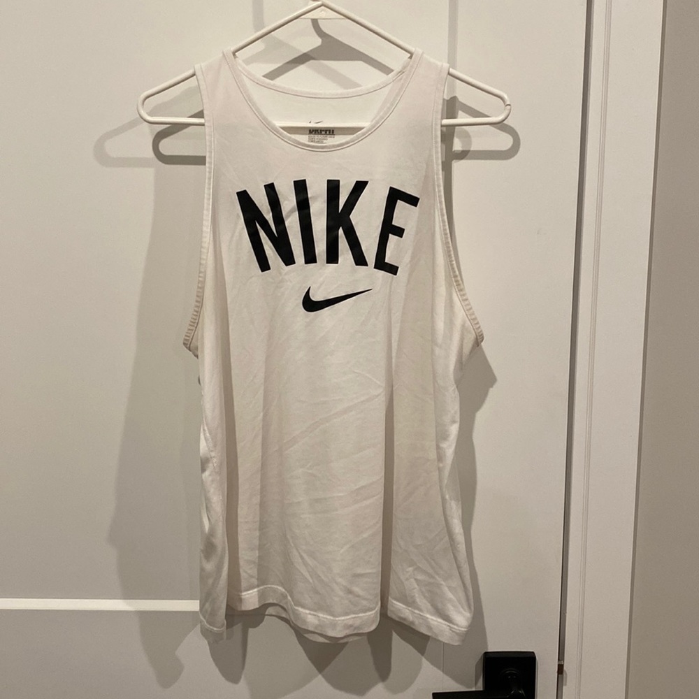 Women’s Nike drifit tank top